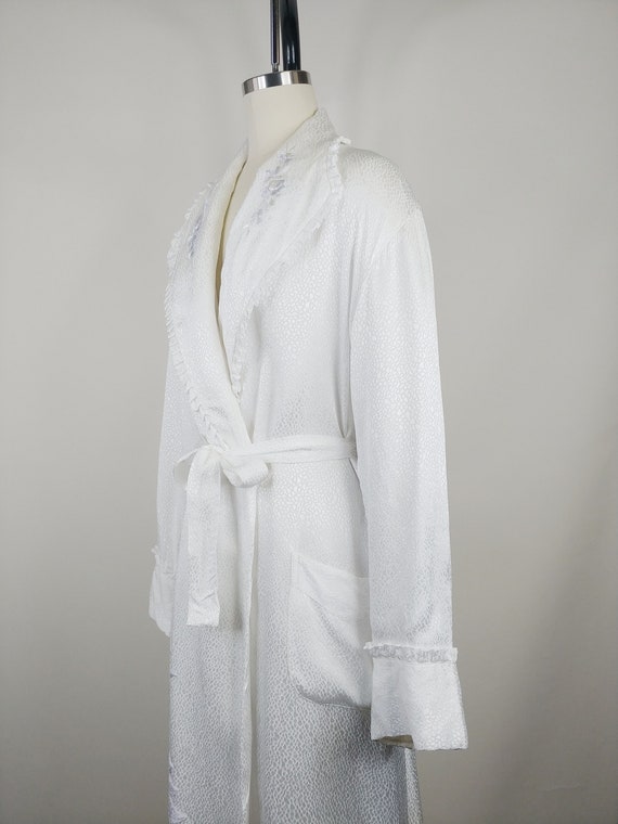 1940s Embroidered Rayon Robe | Vintage 40s White … - image 7