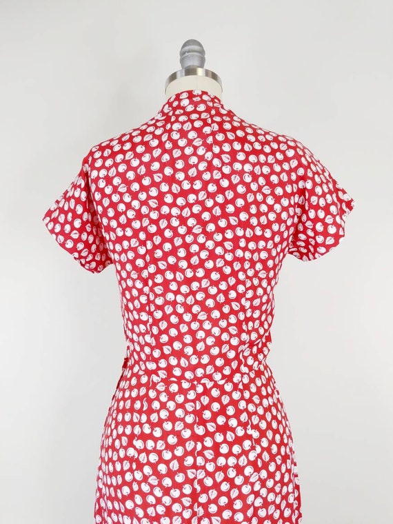 1940s Apple Novelty Print Rayon Dress | Vintage 4… - image 8