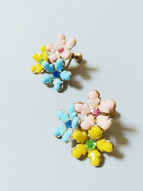 1960s Pink Blue Yellow Plastic Flower Earrings | … - image 3