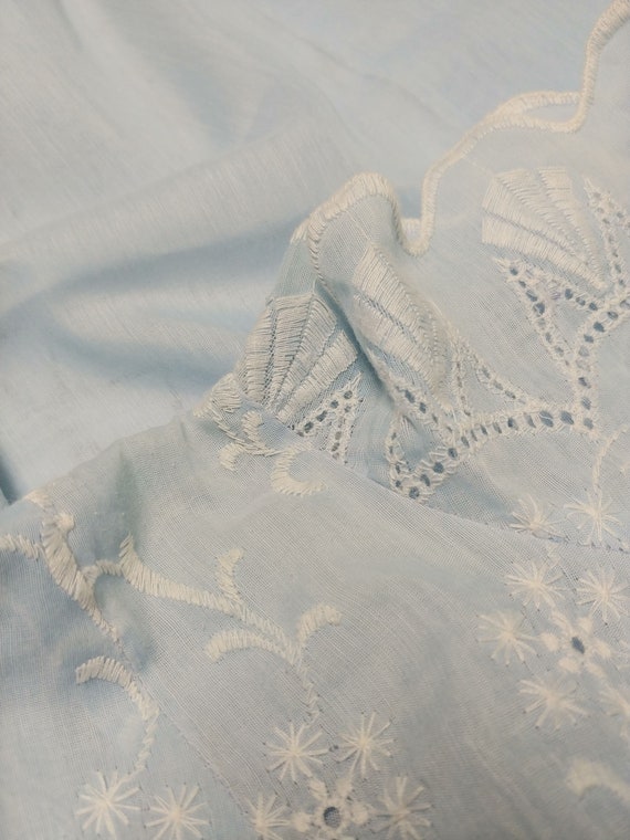 Vintage 1960s Light Blue Embroidered Cotton Day D… - image 10