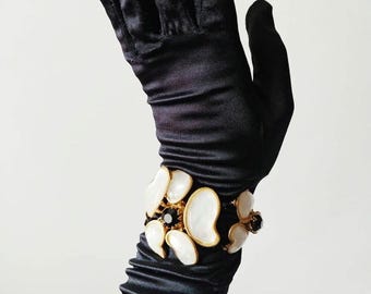 Vintage 1960s Floral Cocktail Bracelet | Pearl White, Black & Gold