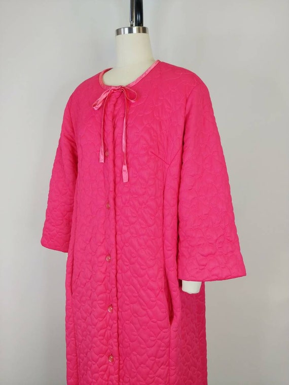 1960s Vanity Fair Hot Pink Quilted Nylon Robe Vinta… Gem