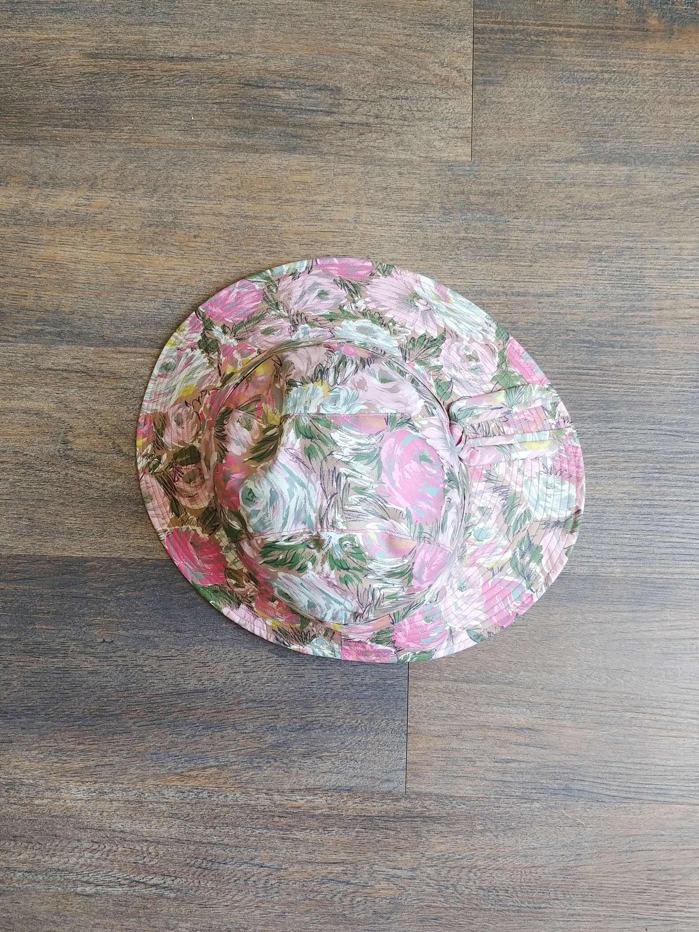 Vintage Christine Floral petal pink and Green Hat Vintage 60s Pink and White Floral Pillbox Hat by Roberta  main image 2