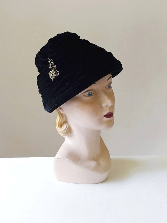 1950s Black Velvet Beehive Hat | Vintage 50s Cone