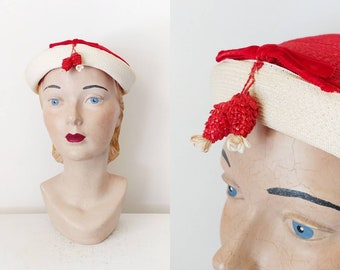 1940s Summer Berries Red and Cream Woven Hat  | Vintage 40s Cap | Women's Spring Summer Hats Small