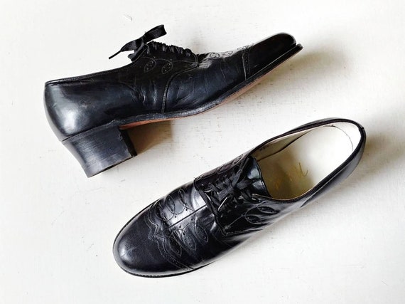 1940s Black Perforated Oxfords | Vintage 40s Natur