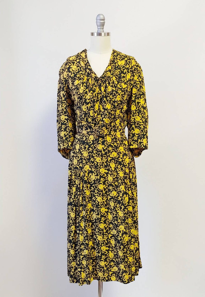 1930s Black and Yellow Rayon Dress Vintage 30s V Neck Day Dress Women's Clothing Large image 2