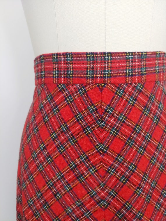 1970s Red Tartan Plaid A Line Wool Skirt | Vintag… - image 3