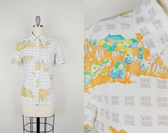 1970s Picket Fence Novelty Print Button Down Blouse | Vintage 70s Collared Top | Women's Clothing Small