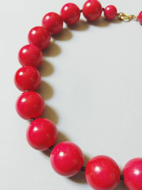 1980s Cherry Red Chunky Beaded Necklace | Vintage… - image 5