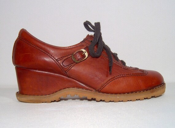 Size 6.5 ~ Classic Connie 1960s 1970s oxblood ches