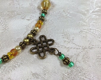 Celtic Green Amber Bead Memory Wire Choker Necklace Knot Pendant Stackable Boho Irish Jewelry Gifts Under 10