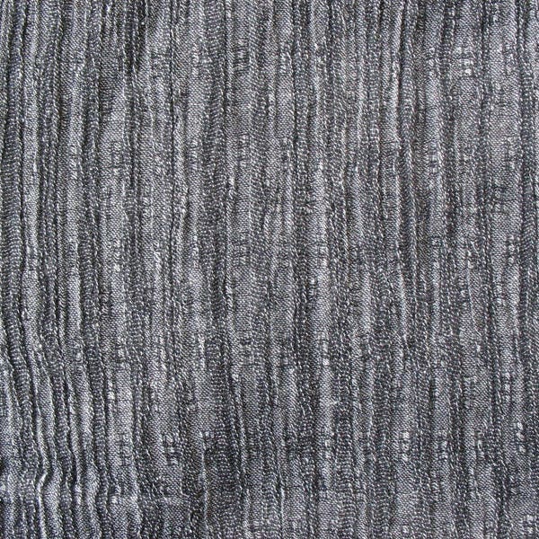 Tissu de gaze de coton froissé gris anthracite par cour