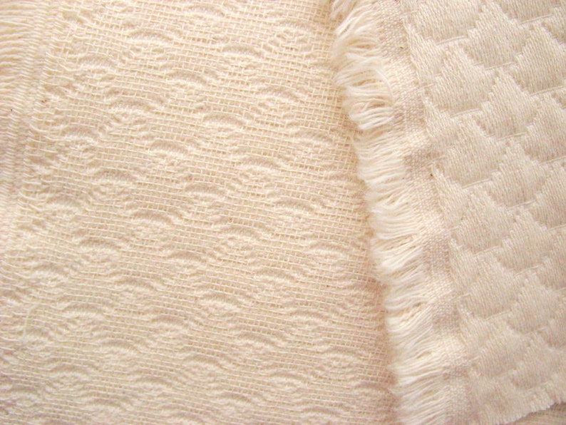 Cream Woven Scallop Pattern Fabric Textured Cotton Home Furnishing Fabric