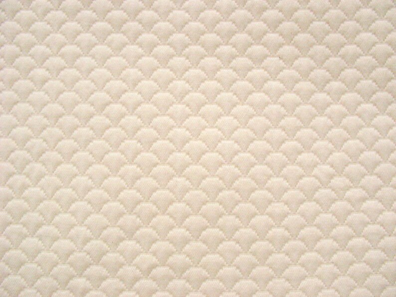 Cream Woven Scallop Pattern Fabric Textured Cotton Home Furnishing Fabric