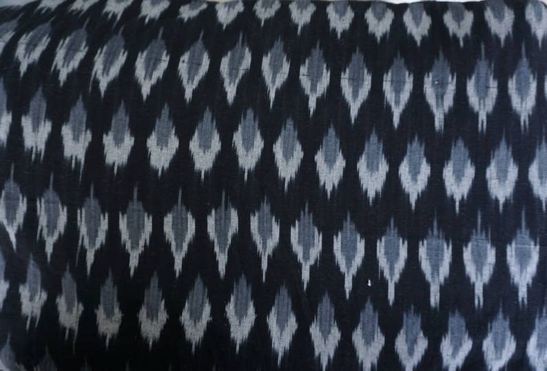 IKAT BLANKET - BLACK/GREY
