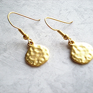Little golden circle earrings with hammered texture,  minimalist casual earrings for her