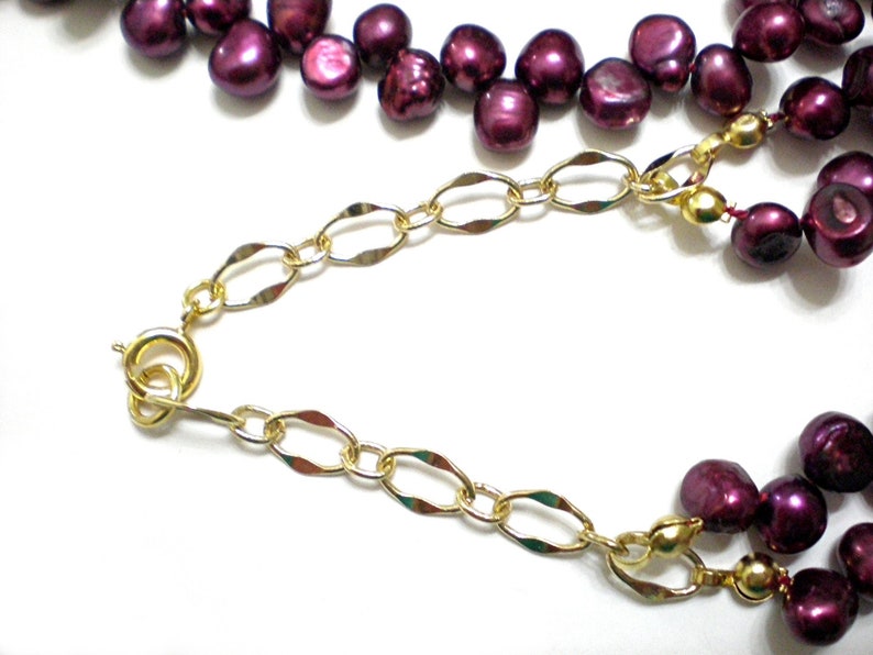 burgundy pearls two strand freshwater pearls yellow gold chain and clasp 19 inches Purple pearl necklace