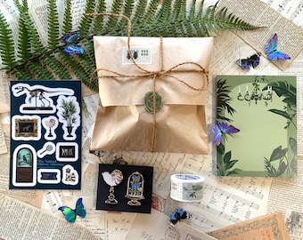 Natural History Museum gift bundle, stationery set, natural history, cabinet of curiosities, dark academia, light academia