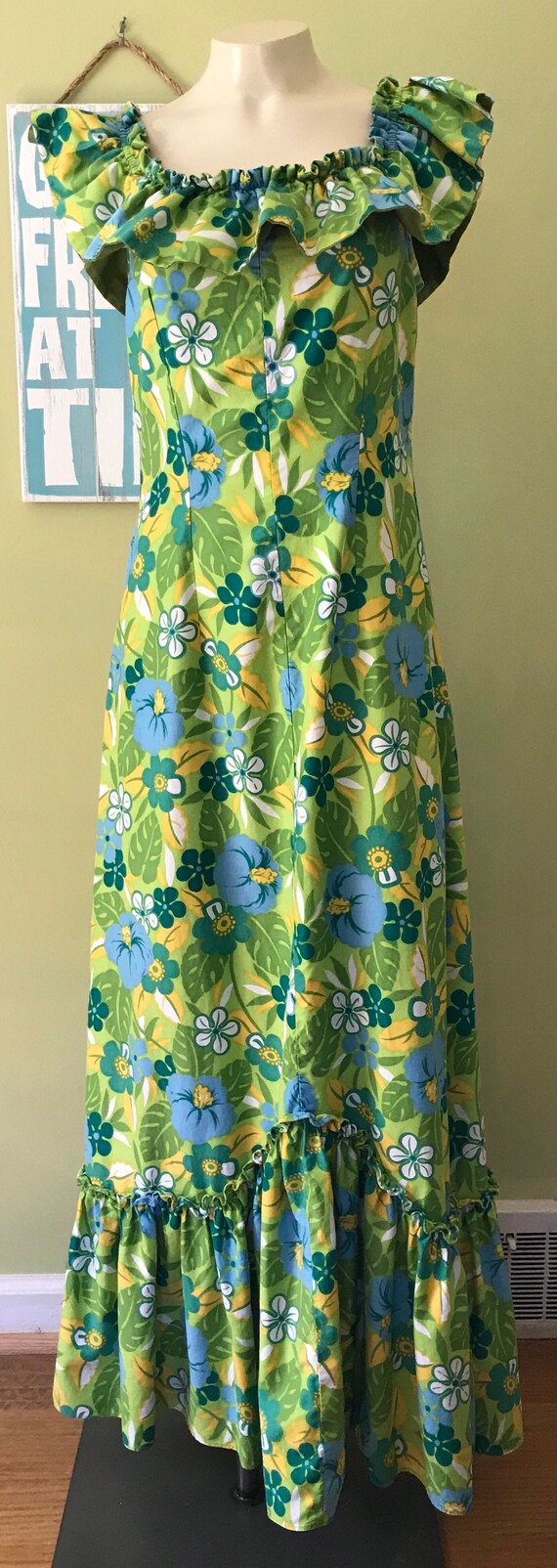 Vintage Hawaiian Kamehameha Holoku, Size Small