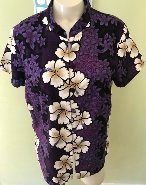 Ladies Hawaiian Blouse, Hilo Hattie’s, Size Medium