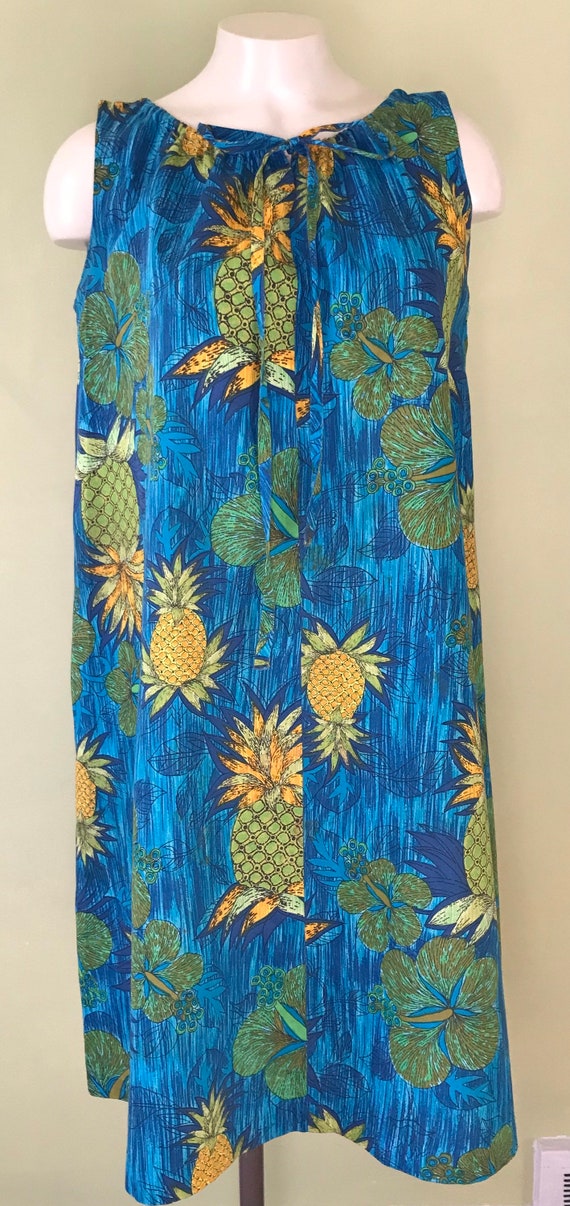 Vintage Hawaiian Dress, Size Medium - image 1