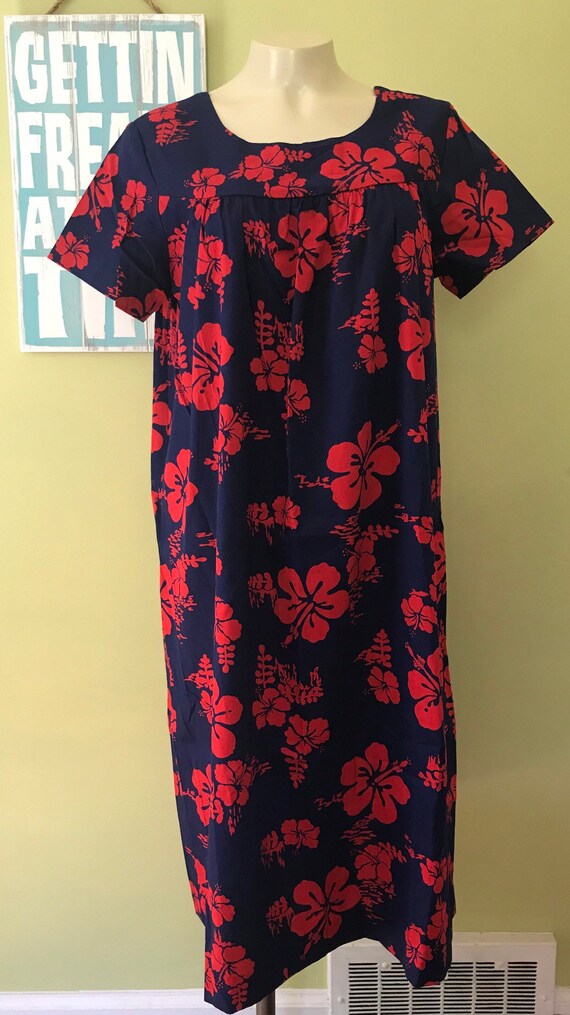 Vintage Hawaiian Muumuu, Size Small