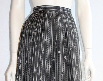Dainty Alex Coleman, 1960&#39;s Black Floral Pleated Skirt