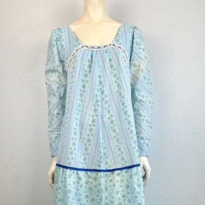 Beautiful Authentic Nalii Honolulu Floral Muumuu, Size Large