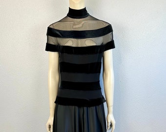 Hermoso vestido de satén y terciopelo negro Tadashi de los años 90, mediano