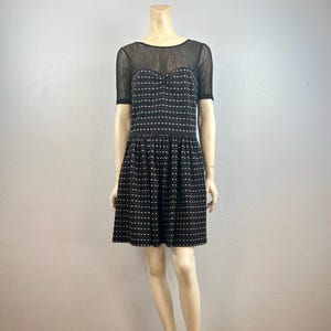 Betsey Johnson Czarna sukienka mini w stylu Baby Doll, rozmiar M