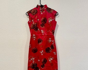 Vestido Cheongsam floral rojo de nailon vintage, X-Small