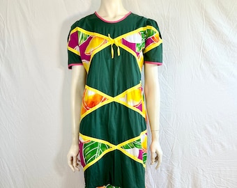 美しい本物の花柄ショートムームー By JaneM Honolulu、サイズ 4、S