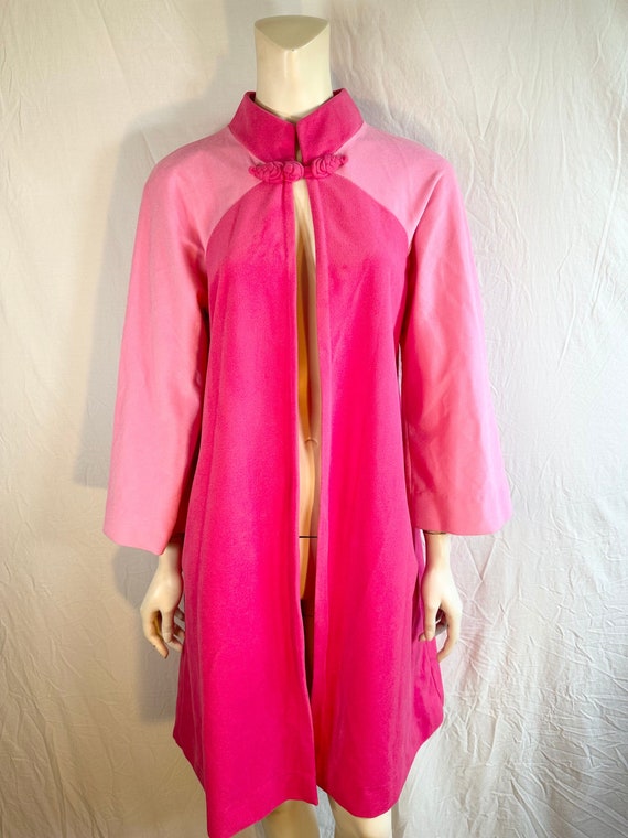 Sweet Vintage Pink Vassarette Robe, Small