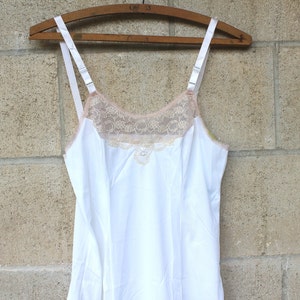 Süße Vintage Junior weiß und Beige Spitze, Ohren Slip, Größe 7