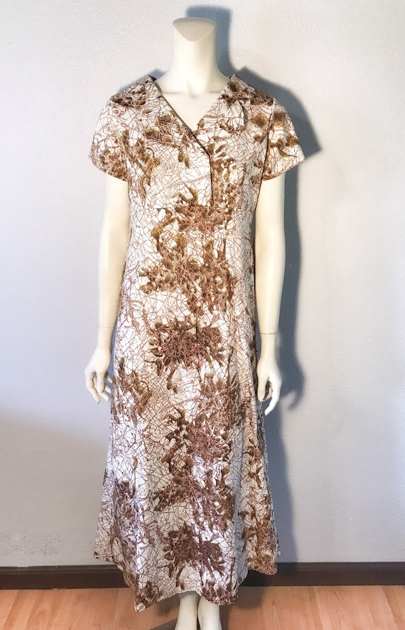 Vintage 1970's Elegant Muumuu, Made in Hawaii