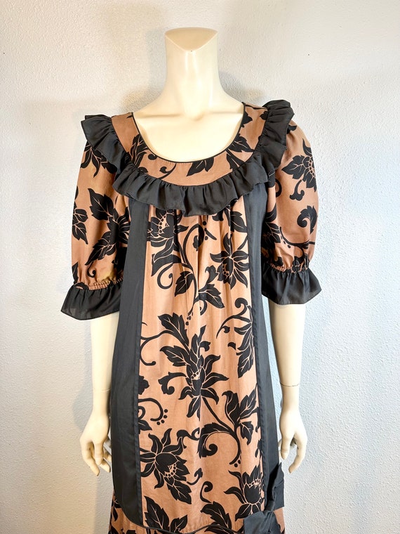 Beautiful Black and Brown Floral Muumuu, Large - image 4