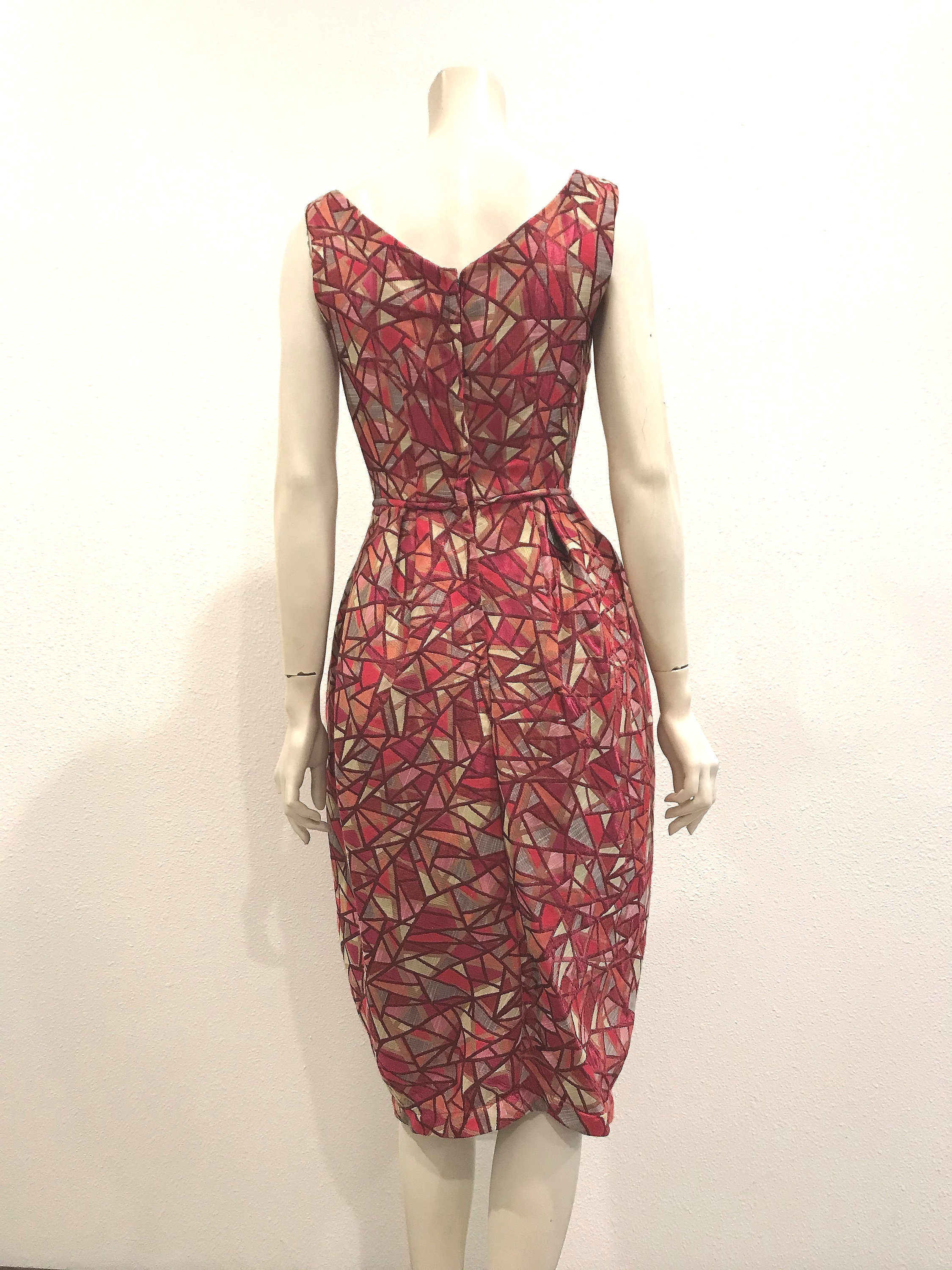 burgundy wiggle dress Vintage Geometric Dress, Red Gold, Size XS/S THIS IS ONLY AN FORMAL LEHENGA CHOLI Francesca SIZE:Ted Size 5 (XL)