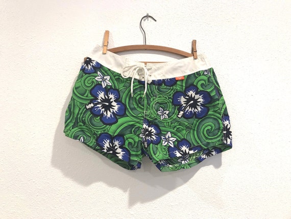 Vintage Hawaiian Print Shorts, Large - image 1