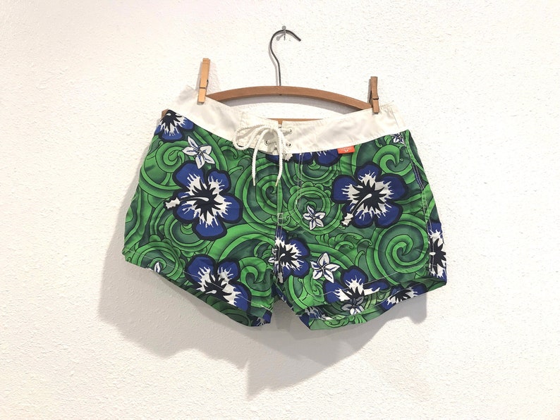 Vintage Hawaiian Print Shorts, Large image 1