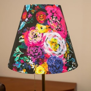 Pantalla de cono floral, pantalla de cono