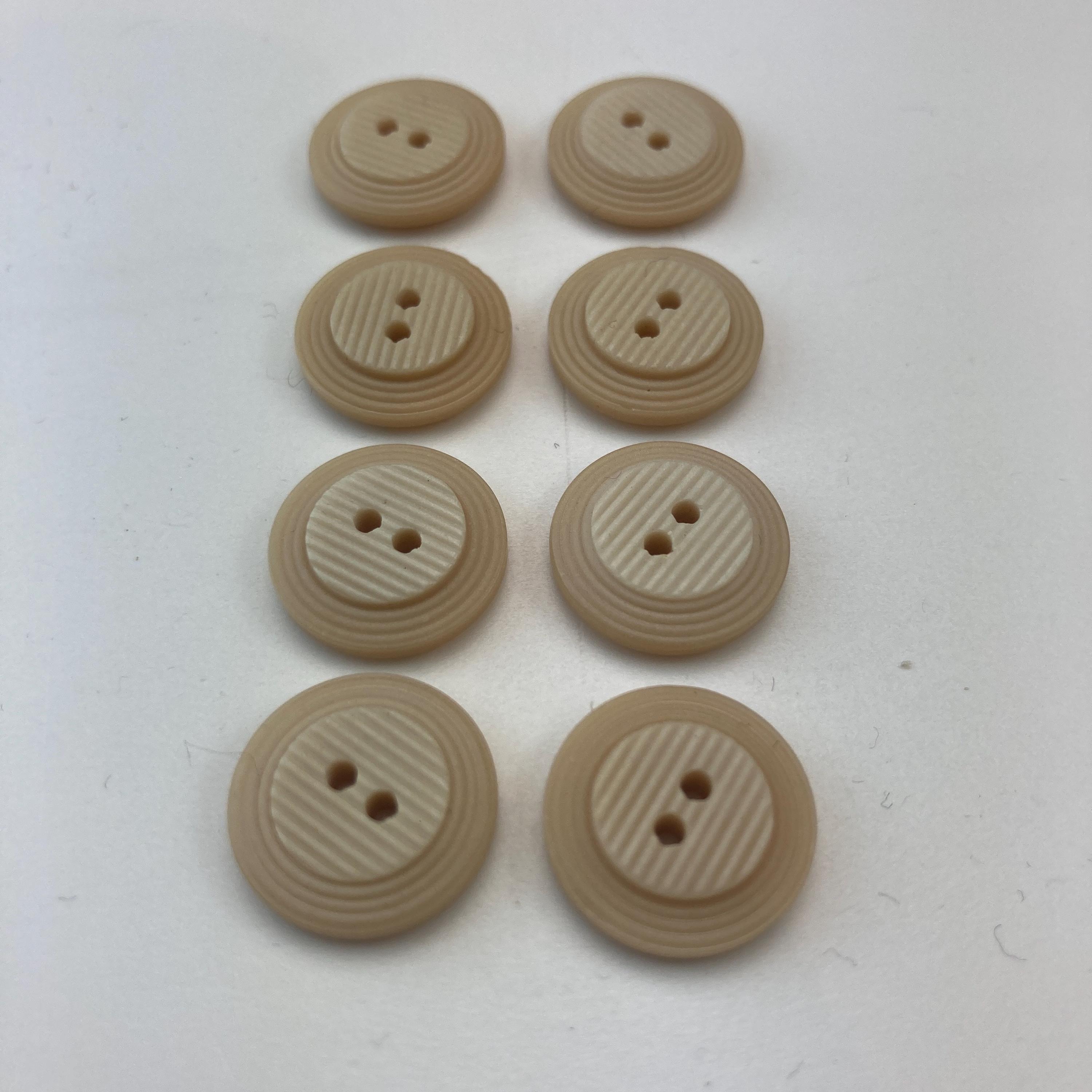 Lot De 4 Boutons Vintage En Plastique — Coupelle Beige Foncé/crème (33 Mm, Fait En France)