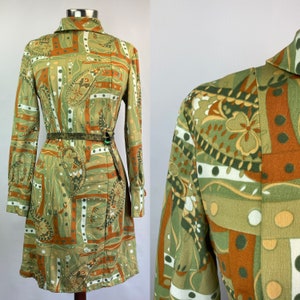 Turtleneck sheath dress in abstract pattern in green orange yellow and white, long sleeve dress, vintage above knee / knee length, size S-L