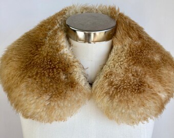 Vintage Genuine Sheep Fur Collar - Luxurious Natural Wool Neck Warmer from the 1970s, made in Czechoslovakia