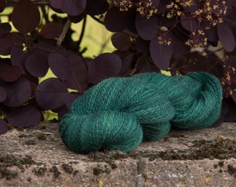 Bluefaced Leicester, BFL, Waldgrün, handgefärbt, handgesponnen, 100g/360m, Stricken, Häkeln, Weben,