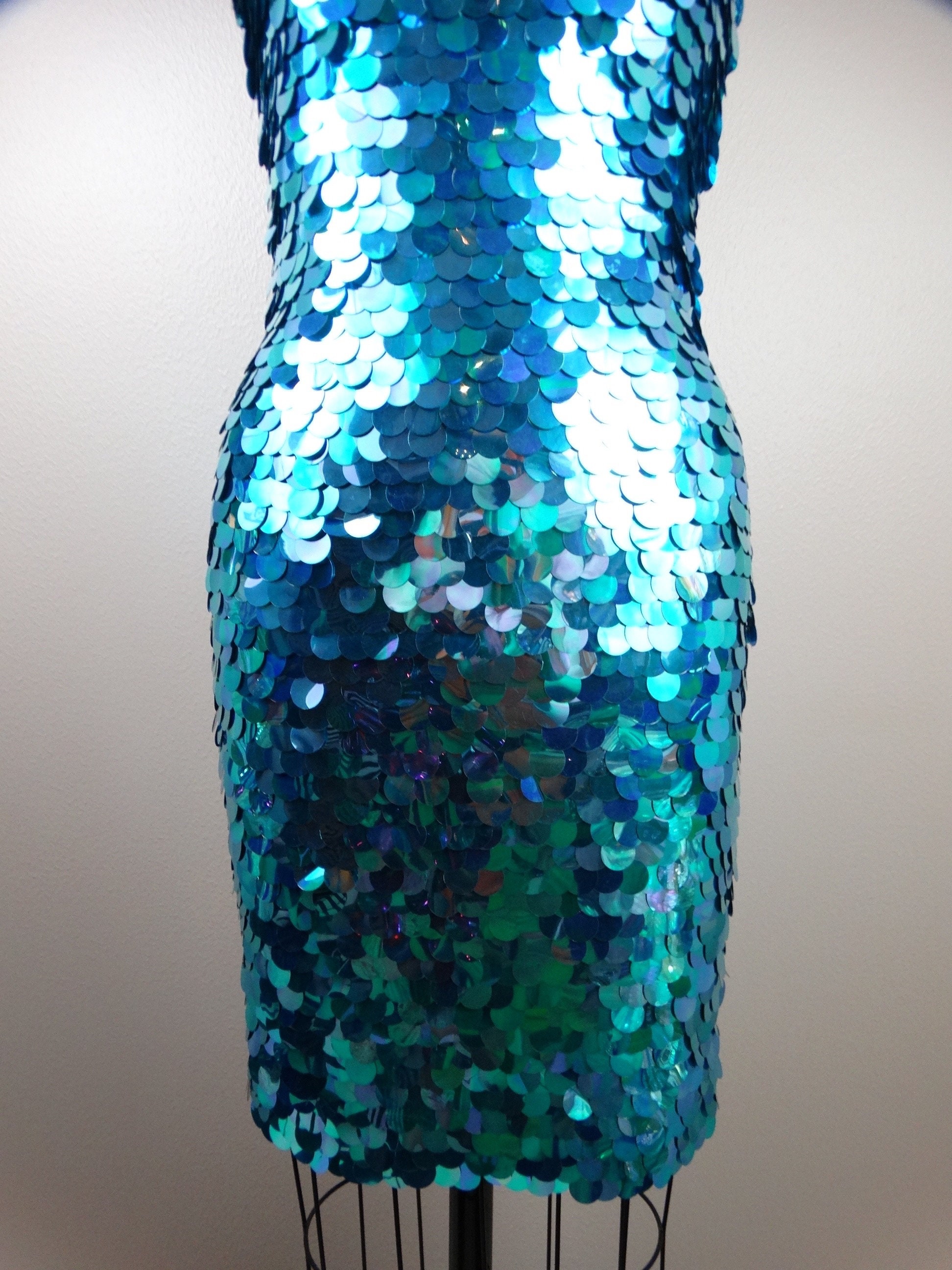 amber blue sequin dress Reflective Dress: Bright Paillette Embellished Party Hand Cool iron Jennifer Connelly reminds us Size:US 24W Perfect as a Mini