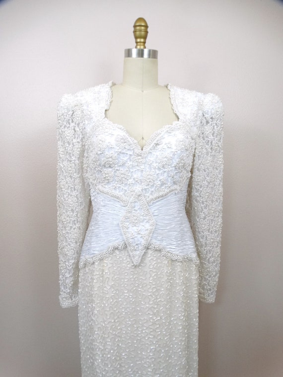 Vintage Pearl Beaded Wedding Dress / White Lace E… - image 5
