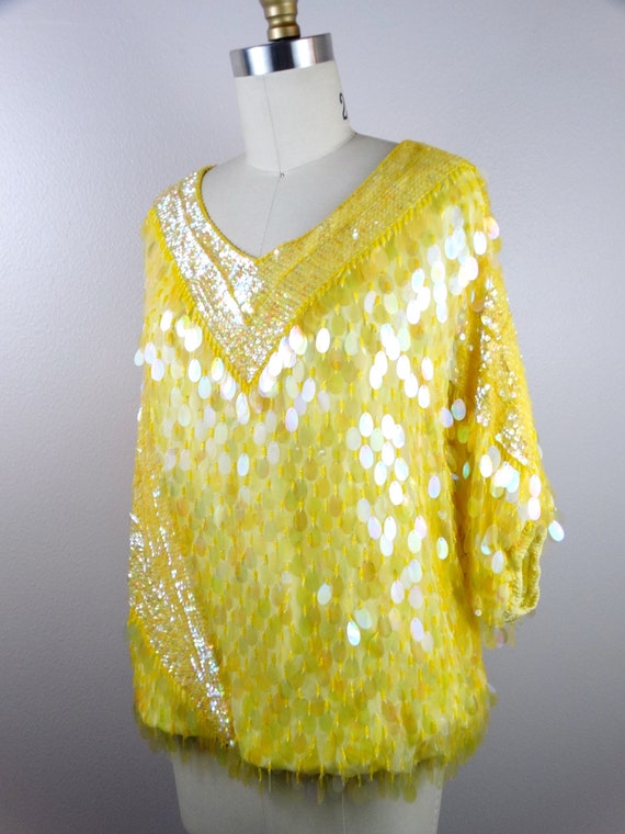 L/XL Bright Yellow Paillette Sequin Top / Iridesc… - image 5