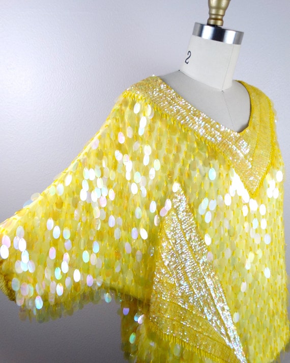 L/XL Bright Yellow Paillette Sequin Top / Iridesc… - image 3