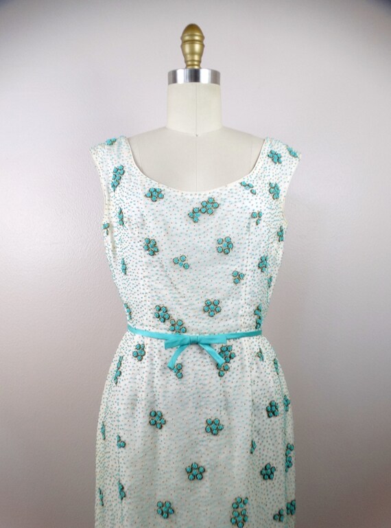 50s Floral Beaded Dress // Mid Century Mod White … - image 4